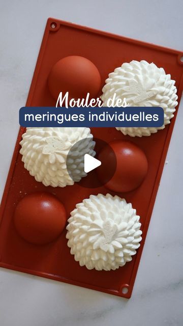 Mini Pavlova Ideas, Meringue Marshmallow, Pavlova Dessert, Meringue Pavlova, Mini Pavlova, Meringue Desserts, Cupcake Decorating Tips, Cupcake Decorating, Pavlova