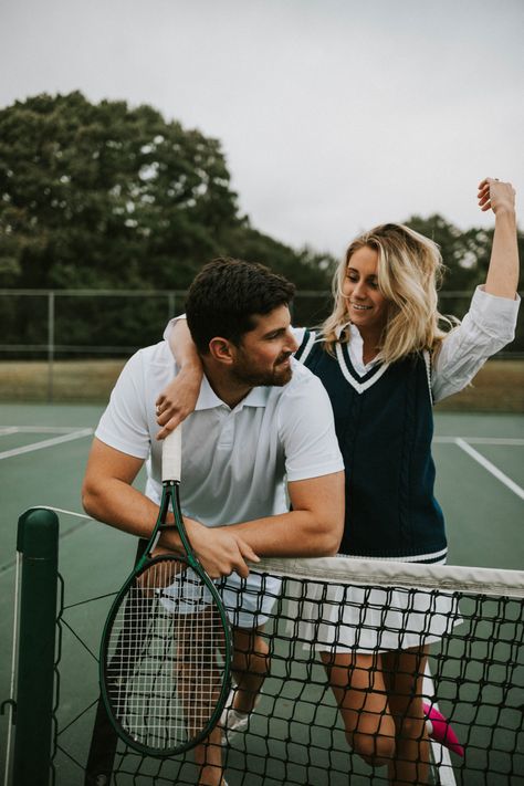 Tennis court engagement photos vintage photoshoot preppy new england tennis photoshoot tennis Tennis Outfit Couple, Couple Tennis Pictures, Tennis Couple Costume, Tennis Photoshoot Ideas Couple, Couple Tennis Photoshoot, Tennis Court Photoshoot Couple, Tennis Prewedding, Tennis Couple Aesthetic, Tennis Couple Photoshoot