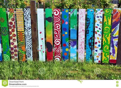 Painted Fences, Fence Murals, Painted Fence, Peace Poles, Fence Painting, Diy Garden Fence, Pallet Fence, Fence Slats, Sensory Garden