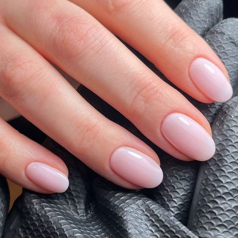 Shirt Oval Nails, Bio Gel Nails, Square Oval Nails, Classy Almond Nails, Oval Acrylic Nails, Short Oval Nails, Natural Nails Manicure, Milky Nails, Short Gel Nails