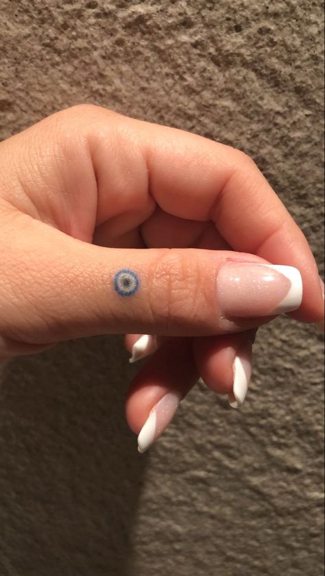 Mini Finger Tattoos, Stick Poke Tattoo, Evil Eye Tattoo, American Threads, Tatuaje A Color, Poke Tattoo, Classy Tattoos, Your 20s, Discreet Tattoos