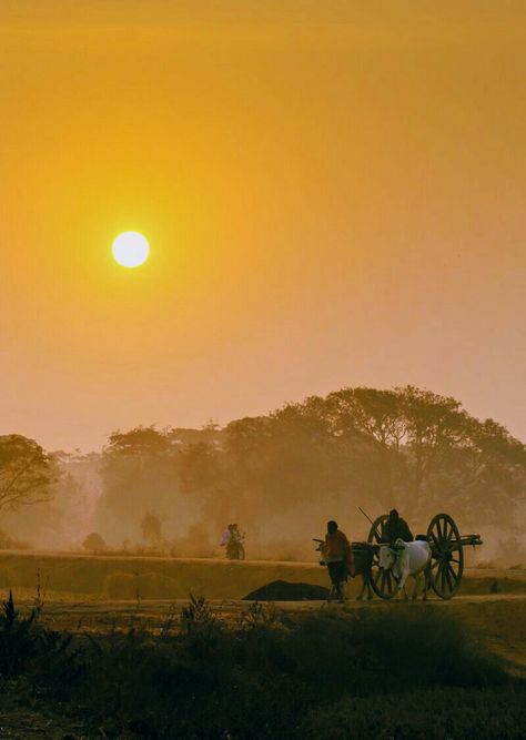 Sunrise at Rural area Maharastra Pakistan Landscape Photography, Sunrise Photography India, Thai Landscape, Photo For Painting, Village Vibes, The Summoning, Media Aesthetic, Ancient Monuments, Amazing India