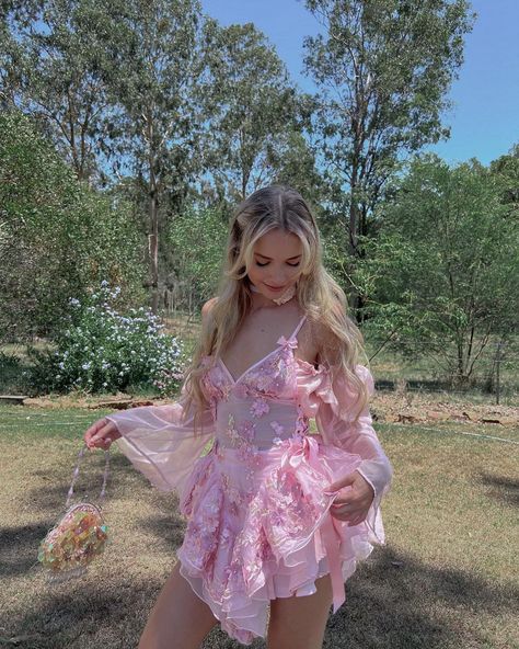 Fairy Sleeve, Mac Duggal Prom Dresses, Australian Dresses, Neon Prom Dresses, Layered Ruffle Skirt, High Neck Prom Dress, Quinceanera Dresses Gold, Black Quinceanera Dresses, Silk Prom Dress