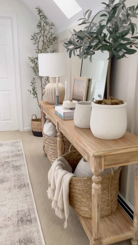 Natural Wood Decor Living Room, White Wood Home Decor, Light Wood Entry Table, Natural Wood Entry Table, Natural Wood Living Room Decor, Natural Wood Decor Ideas, White And Natural Wood Living Room, White And Natural Wood Bedroom, Natural Decor Living Room