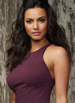 Jessica Lucas Beer Character, Lucas Icons, Women Brown Hair, Female Divine, Jessica Lucas, Iconic Faces, Headshot Inspiration, Gotham Tv, Urban Beauty