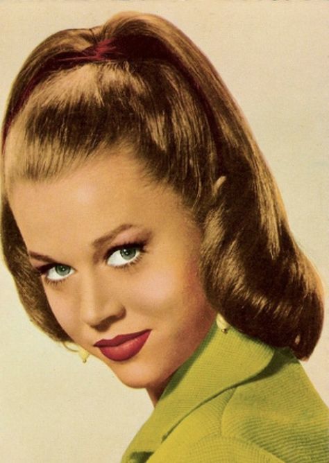 1950s Youthful Hair Easy 1950s Hairstyles, 1950s Hairstyles For Long Hair, Easy 50s Hairstyles, 1950's Hairstyles, 1960 Hairstyles, 1950's Hair, Beyonce Hairstyles, Braid Hairstyle Ideas, 1960s Hair