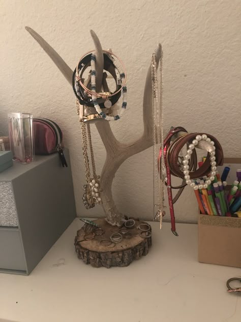 Deer Jewelry Holder, Deer Horn Jewelry Holder, Antler Jewelry Holder Diy, Welded Jewelry Holder, Antler Decor Diy, Diy Deer Antlers Decor, Antler Necklace Holder, Western Jewelry Holder, Chic Western Decor