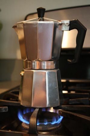 Can't wait to make espresso with my Danish moka :) Kaffe Humor, Best Espresso Machine, Italian Espresso, Coffee Varieties, Cappuccino Machine, Coffee Press, Moka Pot, Best Espresso, Italian Coffee