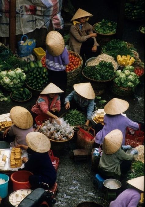 Dalat Vietnam, Vietnam Trip, Vietnam Food, Outdoor Market, South East Asia, Vietnamese Recipes, Hoi An, Vietnam Travel, East Asia