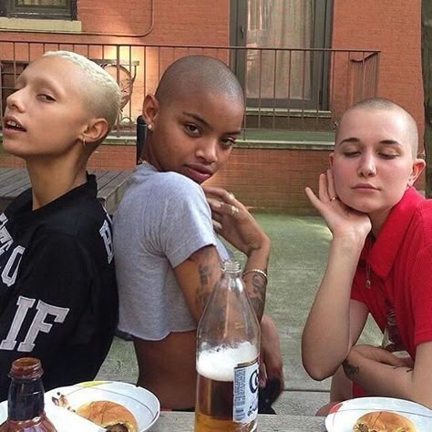 Buzz Cut Women, Girls With Shaved Heads, Buzzed Hair, Shaved Heads, Shave My Head, Bald Girl, Buzz Cuts, Friends Images, Bald Hair