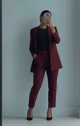 0e55666a4ad822e0e34299df3591d979desc54973937ri Corporate Attire Women, Formal Outfits For Women, Business Casual Wardrobe, Maroon Suit, Office Wears, Interview Dress, Classy Business Outfits, Business Attire Women, Corporate Attire