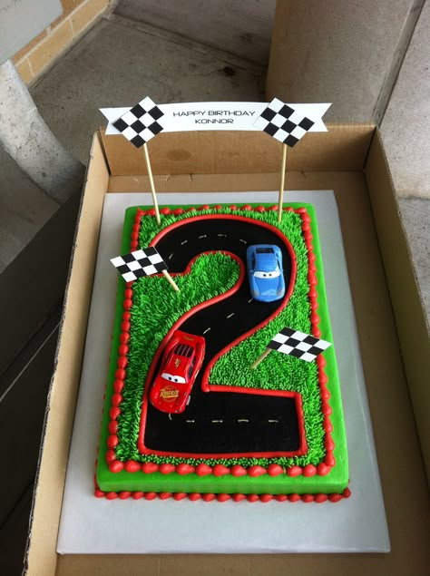 Charlie's bday cake!! Race Cars Cake, Cars Cake Ideas, Car Cakes For Boys, Rodjendanske Torte, Race Car Cakes, Car Cakes, Baby Boy Birthday Cake, Cars Birthday Cake, Cars Cake