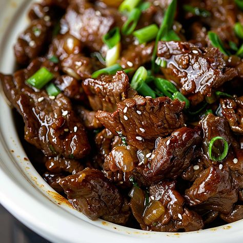 Slow Cooker Mongolian Beef Mongolian Beef Crockpot Slow Cooker, Ginger Beef Crockpot Recipes, Mongolian Beef Recipe Slow Cooker, Mongolian Beef Recipe Crockpot, Mongolian Beef Crockpot, Crock Pot Mongolian Beef, Sliced Steak Recipes, Flank Steak Crock Pot, Crockpot Mongolian Beef