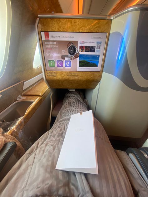 #emirates #businessclass #flight #luxury #softlife #vacation Emirates First Class Snapchat, Business Class Flight Emirates, Kwaheri Kenya, Emirates Business, First Class Flight, Dubai Instagram, Emirates Flights, Business Class Flight, Travel Aesthetics