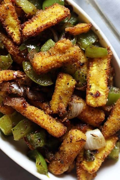 Baby corn pepper fry- an easy side dish for you that is vegan, gluten free and super delicious. Pair this Asian style fry with your fried rice, noodles or just serve as snack with drink of your choice. How ever you choose to serve, this baby corn fry is sure to please everyone's palate. Here is how to make easy baby corn pepper fry with step by step photos. Recipe via cookclickndevour.com #babycornpepperfry #pepperfry #babycornrecipes #vegan #cookclickndevour Baby Corn Fry, Best Vegetable Recipes, Fried Rice Noodles, Baby Corn, Veg Snacks, Veg Dishes, Chaat Recipe, Vegetarian Snacks Recipes, Spicy Snacks