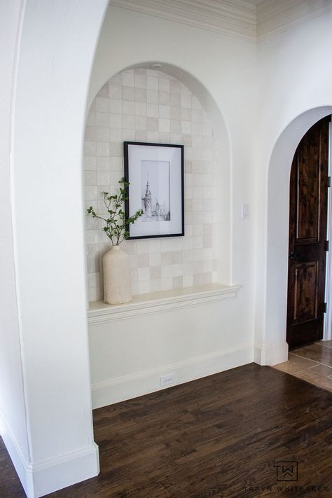 Wall Niche Entryway, Arched Niche In Wall, Entryway Niche, Arched Wall Niche, Niche Decor Ideas, Niche Decorating Ideas, Niche In Wall, Wall Niche Decor, Arched Hallway