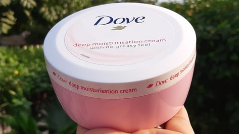 Dove deep moisturising cream with no greasy feel review | best cold cream for winters | all skintype Dove Moisturizer Cream, Dove Face Cream, Beer Shampoo, Skin Lightening Serum, Mini Mousse, Dove Cream, Bee Business, Best Makeup Primer, Lightening Serum