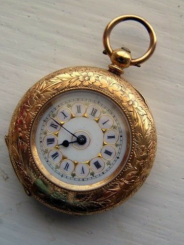 Antique Trinkets, Clock Accessories, Vintage Items Antiques, Pocket Clock, Harry Clarke, Watch Reference, Antique Pocket Watch, Gold Pocket Watch, Watch Clock