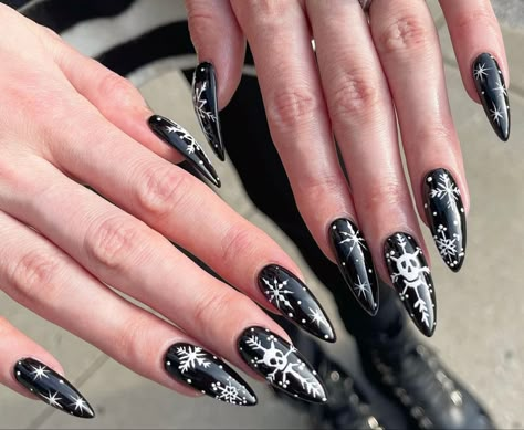 Merry Creepmas, Festive Nails, Witch Nails, Witchy Nails, Punk Nails, Gothic Nails, Goth Nails, Grunge Nails, Really Cute Nails