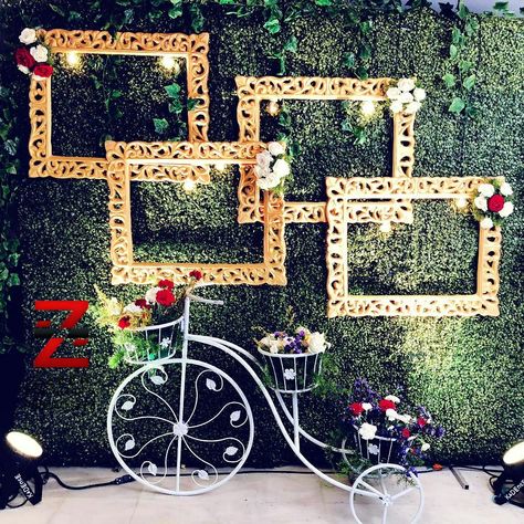 Selfie Booth Decoration, Selfy Point Decoration, Engagement Photobooth Ideas, Selfie Point Decoration Ideas, Selfie Decoration Ideas, Photobooth Ideas For Wedding, Selfie Corner Ideas Photo Booths, Selfie Corner Ideas For Wedding, Selfie Booth Ideas Wedding