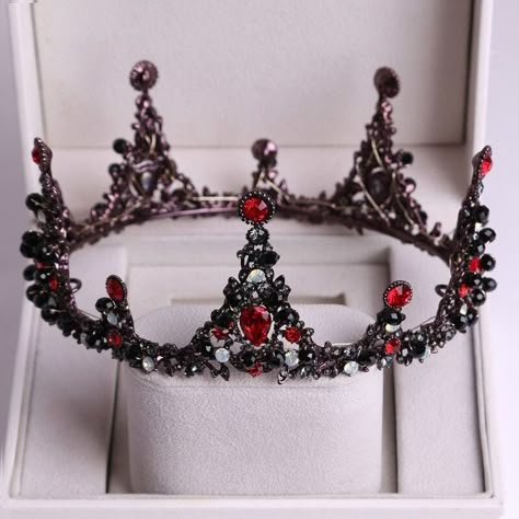 Western Wedding Jewelry, Wedding Crown Hair, Vampire Life, Rhinestone Veil, Veil Tiara, Wedding Hairstyles With Crown, Headband Wedding Hair, Bridal Crown Tiara, Hair Accessories Tiara