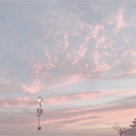 ً on Twitter: "the sky is pretty, but you’re prettier.… " Pretty Sky, Sky And Clouds, Pink Sky, Night Aesthetic, White Aesthetic, Sky Aesthetic, Pastel Aesthetic, Aesthetic Backgrounds, Images Gif