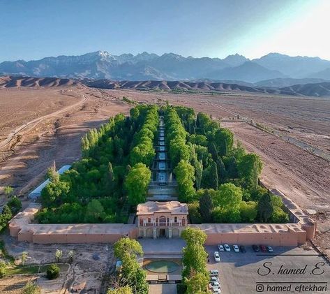 Kerman Iran, Iranian Architecture, Persian Garden, Persian Architecture, Iran Travel, Anthony Kiedis, Paradise Garden, Ancient Origins, Ancient Architecture