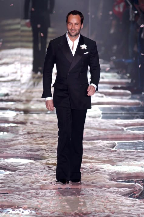 Tom Ford Mens Suits, Tom Ford Quotes, Best Tuxedo, Tom Ford Menswear, Fitted Suits, Ford Quotes, Menswear 2020, Tom Ford Designer, Tom Ford For Gucci