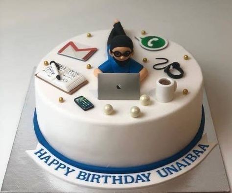 Birthday Cake For It Engineer, Workaholic Cake For Men, Computer Engineer Cake Design, Business Man Cake, Cakes For Bankers, Computer Engineer Cake, Coding Cake Ideas, Workaholic Cake, Men Cakes Birthday Creative