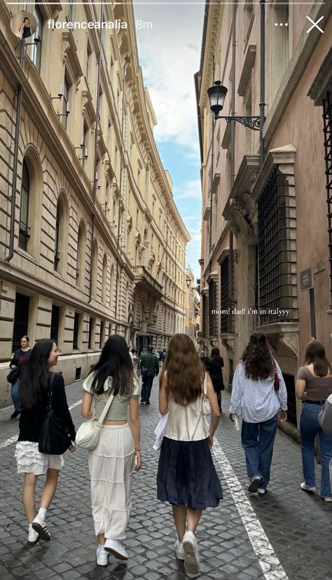 girl's trip to Italy | exchange student diaries Study Abroad Instagram Story, Study In Italy Aesthetic, Exchange Student Europe, Italy Exchange Student, Exchange Student Aesthetic Italy, Study Abroad In Italy, Studying In Italy Aesthetic, Senior Trip Aesthetic, Exchange Student Aesthetic