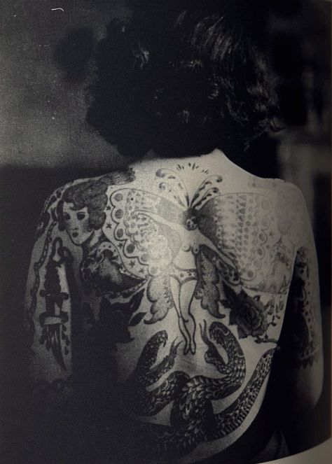 vintage everyday: 39 Gorgeous Vintage Photos of Tattooed Ladies in the Late 19th and Early 20th Centuries June Bug Tattoo, Historical Tattoos, Victorian Tattoo, Tattooed People, Vintage Tattoos, Tattooed Lady, Tattoo Vintage, History Tattoos, Bug Tattoo