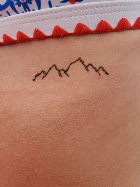 Mountain Henna Tattoo, Henna Mountains, Henna Ideas, Henna Tattoos, Mountain Range, Henna Tattoo, Infinity Tattoo, Tattoo Quotes, Henna