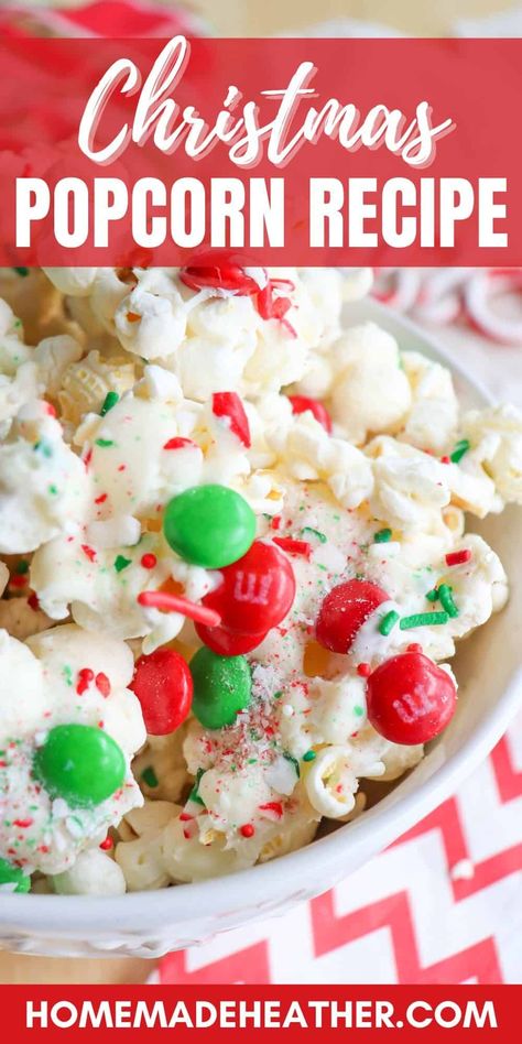 Experience the magic of the holidays with this easy white chocolate Christmas popcorn recipe. It makes a sweet treat for the holiday season. Chocolate Popcorn Balls, Holiday Popcorn Recipes, Christmas Popcorn Recipes, Candy Popcorn Recipe, Snack Combos, White Chocolate Christmas, Popcorn Dessert, Popcorn Recipes Sweet, Peppermint Popcorn