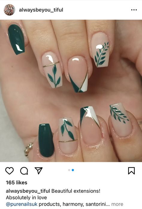 Cute Forest Green Nails, Fall Nails Emerald Green, Forest Green Nail Art, Fall Nails Green And Brown, Green Inspired Nails, Jungle Green Nails, Simple Nail Designs 2024 Trends, Jungle Nails Design, Green Gel Nails Ideas