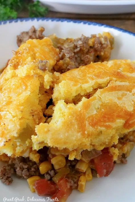 Tamale Pie is an easy and delicious, hearty meal that is perfect for busy days of the week. Skillet Tamale Pie, Mexican Cornbread Casserole Ground Beef Tamale Pie Recipes, Tamale Bake Casserole, Tamale Pot Pie, Aunt Bees Tamale Pie, Tamales Pie Recipe Jiffy, Beef Tamale Casserole, Easy Cheesy Tamale Pie 12 Tomatoes, Easy Cheesy Tamale Pie