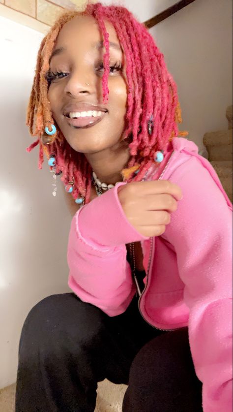 Pink And Blonde Dreads Black Women, Pink Short Locs, Pastel Locs Black Women, Ginger And Pink Locs Black Women, Pink And Blond Locs, Pink And Red Dreads, Brown And Pink Locs Black Women, Pink And Blonde Locs Black Women, Blonde Pink Locs