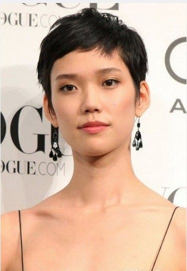 Short Crop Hairstyle for Asian Women Asian Pixie Cut, Women Pixie Haircut, Tao Okamoto, Trendy We Fryzurach, Short Cropped Hair, Short Black Hair, Medium Hair Styles For Women, Popular Short Hairstyles, Crop Hair