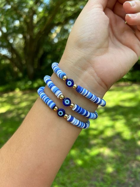 Bead Hacks, Evil Eye Clay, Eye Clay, Bracelets Heishi, Clay Bead Ideas, Make Clay Beads, Clay Bead Bracelet Ideas, Bead Bracelet Ideas, Clay Bead Bracelets