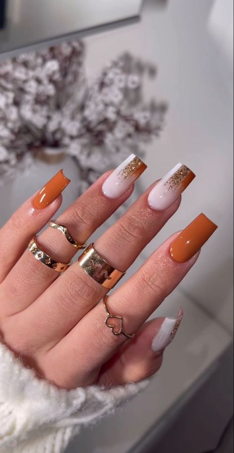 Transform your nails into works of art with our exquisite Fall Nail Art Designs! 🍂✨ Embrace the enchanting beauty of autumn with a stunning array of colors, patterns, and styles that will elevate your manicure game. From cozy sweater-inspired designs to elegant fall foliage, these nail art ideas capture the essence of the season. Explore the warmth of rich hues, playful accents, #FallNailArt #AutumnElegance #NailDesignInspiration 🍂✨ Unghie Nail Art, November Nails, Fall Gel Nails, Fall Nail Art Designs, Her Nails, Fall Acrylic Nails, Thanksgiving Nails, Short Acrylic Nails Designs, Square Acrylic Nails