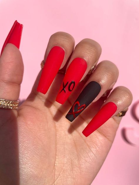 Red Summer Nails 2023, Nails On Black Skin, Red And Black Nails, Red Matte Nails, Red Summer Nails, Matte Acrylic Nails, Long Red Nails, Dark Red Nails, Summer Nails 2023