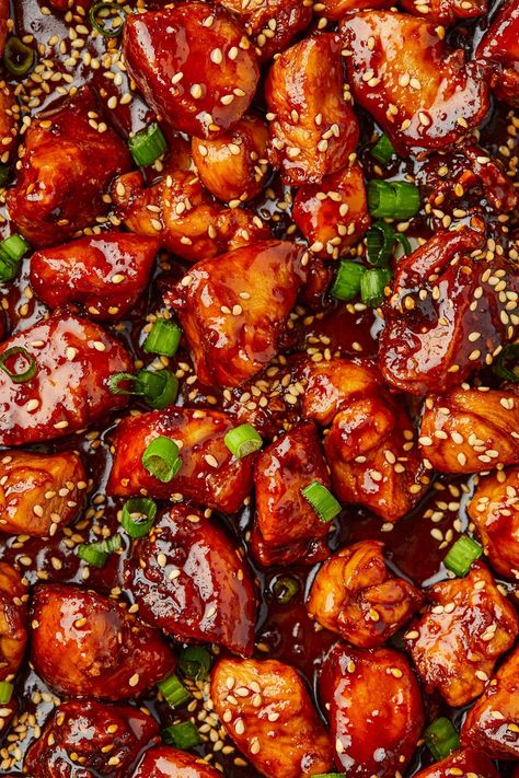 Easy Chinese Chicken Recipes, Szechuan Chicken, Chicken Boneless Breast Recipes, Chicken Thigh Recipe, Chinese Chicken Recipes, Homemade Chinese Food, Homemade Chinese, Sweet Chicken, Red Chicken