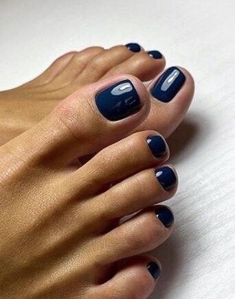 Call Toenail Colors, Navy Pedicure Toenails, Light Green Toe Nails, Navy Blue Toes, Feet Nails Color, Feet Nails Ideas, Best Pedicure Colors, Trendy Pedicure, Blue Toe Nails