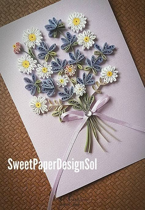 Welcome Card Ideas Handmade, Lavender And Daisy, Daisy Flower Bouquet, Flower Bouquet Card, Quilling Flower Designs, Neli Quilling, Bouquet Card, Quilling Pattern, Paper Quilling Tutorial