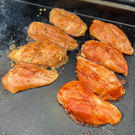 Flattop Griddle Chicken Breast Recipe on Traeger Flatrock Grill with BBQ Sauce and Teriyaki Marinades Black Stone Grilled Chicken, Chicken Breast On The Blackstone, Bbq Chicken On Blackstone Griddle, Chicken Breast On Blackstone Griddle, Chicken On The Blackstone Griddle, Blackstone Chicken Breast, Chicken On Blackstone Griddle, Grilled Chicken On Stove, Griddle Chicken