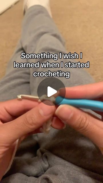 Crochet Hacks Videos, Crochet Tips And Techniques, Crochet Like Knitting Pattern, Crochet Helpful Hints, What To Make With Crochet Thread, How Do You Crochet Tutorials, Different Crochet Stitches Tutorial, Embroidery And Crochet, Things To Do With Yarn Easy