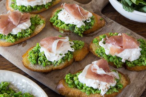 Spring Pea Crostini - What's Gaby Cooking Spring Appetizers, Pea Pesto, Whats Gaby Cooking, Spring Peas, Crostini Recipes, Spring Dinner, Spring Recipes, Small Bites, Appetizer Snacks