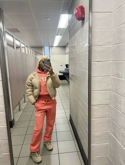 Pink Essentials Outfit, Peach Essentials Hoodie Outfit, Streetwear Fashion School, Essential Outfits For Black Women, Yellow Essentials Hoodie Outfit, Ptso Ideas Outfits Winter, Fresh Outfits For Women, Calm School Outfits, Coral Essentials Hoodie Outfit