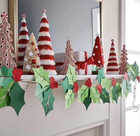 Garland Ideas, Paper Christmas Decorations, Office Christmas Decorations, Christmas Classroom, 2023 Christmas, Office Christmas, Paper Garland, Christmas Decor Ideas, Christmas Paper