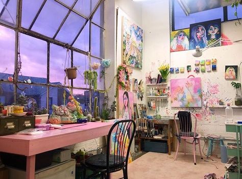 Art Studio Apartment, Home Art Studios, Deco Pastel, Studio Apartment Design, Art Studio Space, Art Studio Room, Art Studio Design, Art Studio Ideas, Art Studio At Home