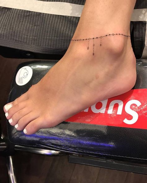 Anklet Tattoos For Women, Ankle Tattoo Designs, Ankle Bracelet Tattoo, Tato Henna, Ankle Tattoos For Women, Anklet Tattoos, Tattoo Bracelet, Tattoo Feminina, Foot Tattoo